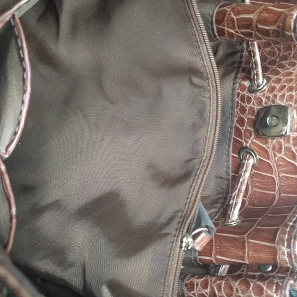 Beautiful shoulder bag by Liz Claiborne 🍀 - Picture 10 of 12